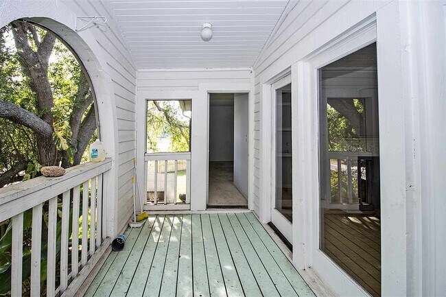 Building Photo - 200 16th St