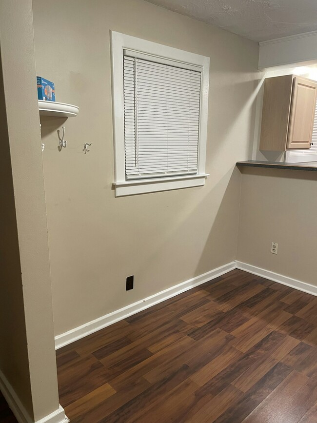 Building Photo - 213 Garden City Dr