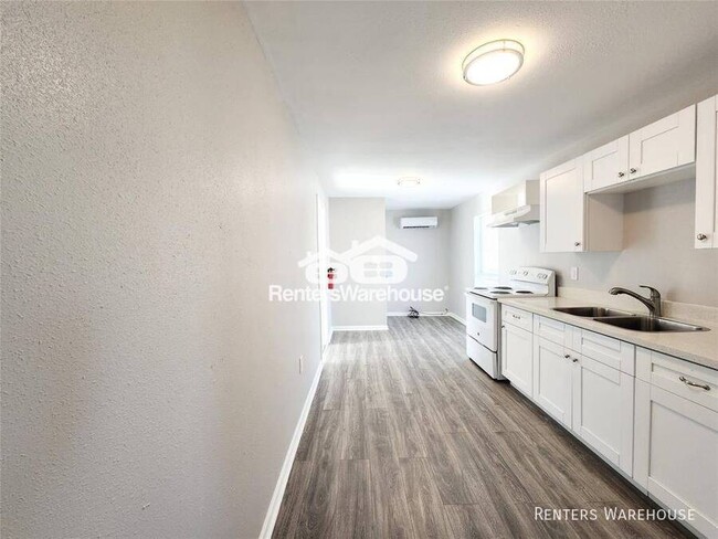 Building Photo - 6915 1/2 Avenue L-