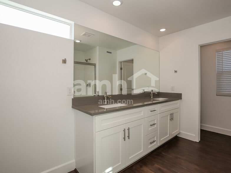 Building Photo - 2731 Hot Cider Ave
