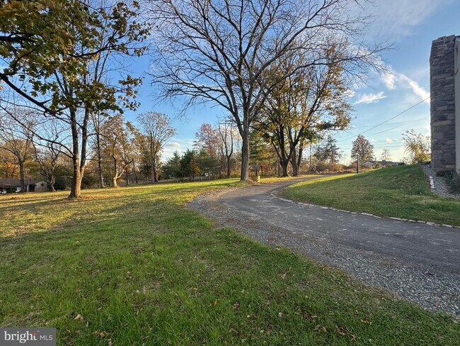 Building Photo - 55 Apple Hill Rd