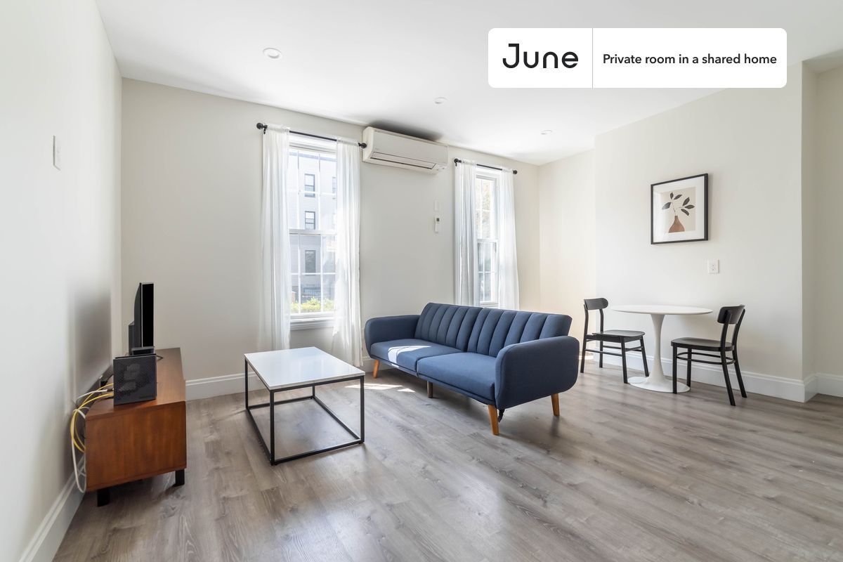 Building Photo - Room in Shared 2 bed/1 bath home in Greenpoint