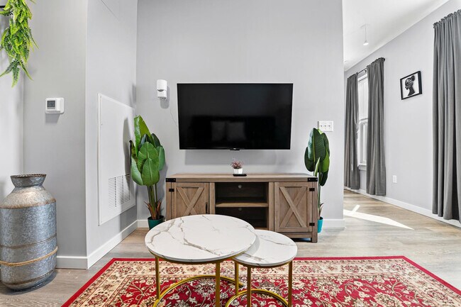 Building Photo - 95 Broadway-SI ID1240367P