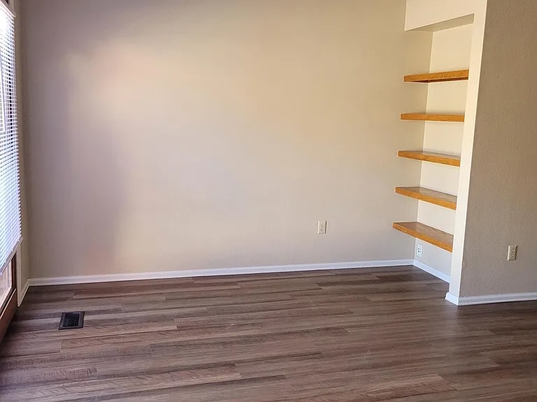 Building Photo - 1247 Holland Park Blvd