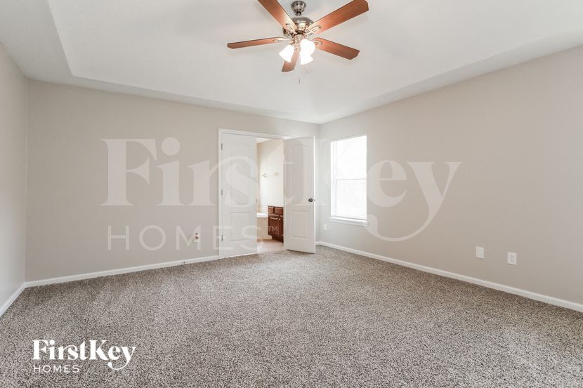 Building Photo - 1000 Hanover Ln