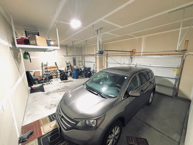 Building Photo - Solar Home!  Beautiful 4bed/3bath Single Family Home in Shakopee