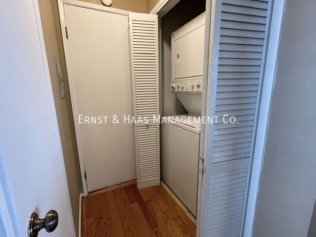 Building Photo - 2599 Walnut Ave