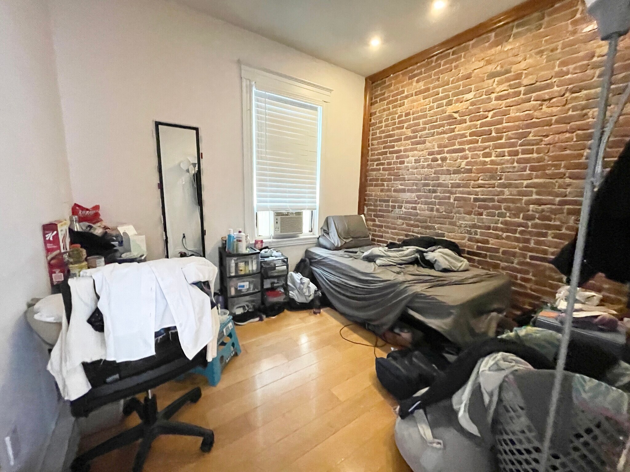 Building Photo - 24 S Huntington Ave