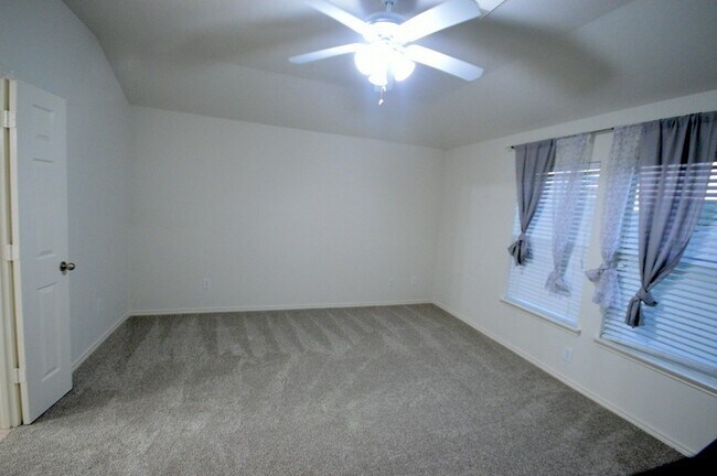 Building Photo - 22206 Hesse Ct