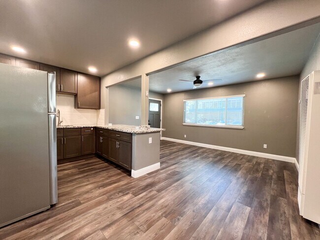 Building Photo - Remodeled 1 Bed, 1 Bath Apt Near McKinley Park