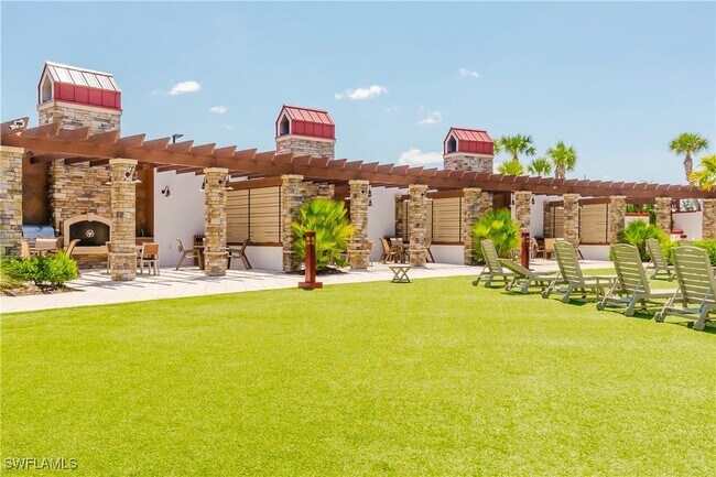 Building Photo - 15345 Grn Acrs Ave