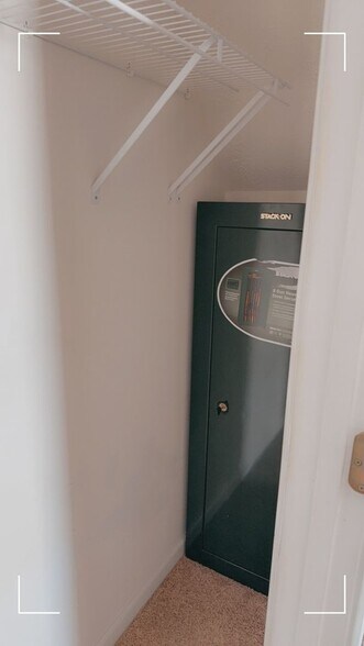 Building Photo - 6240 Rocky Top Dr