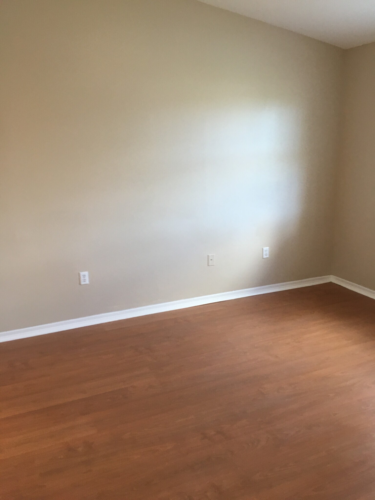 Building Photo - 1261 SE 27th St