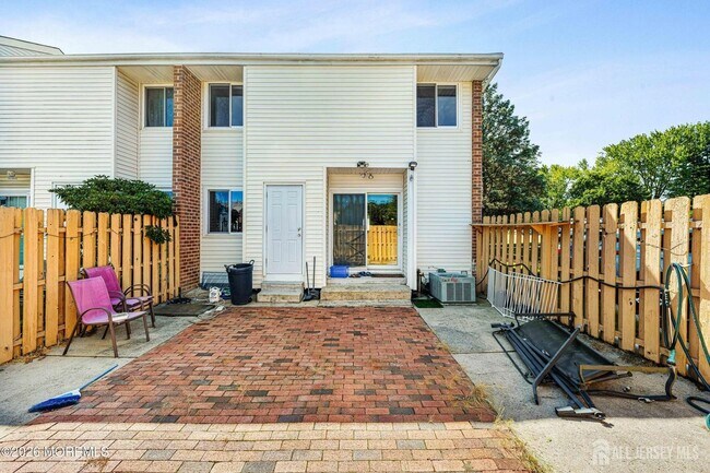Building Photo - 1 Quincy Cir