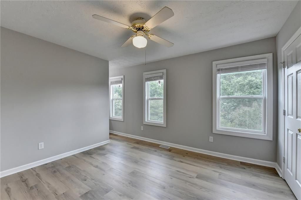 Building Photo - 3876 Meadow Creek Dr