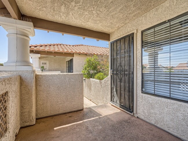 Building Photo - 1411 Santa Margarita St