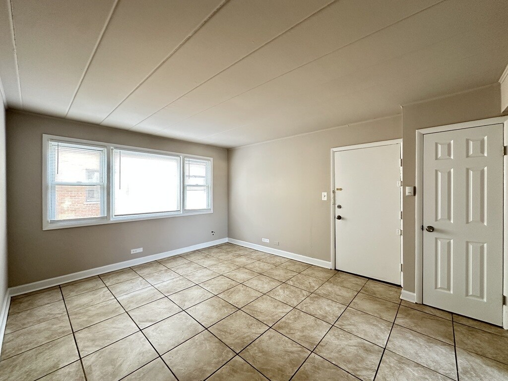 Building Photo - 3820 25th Ave