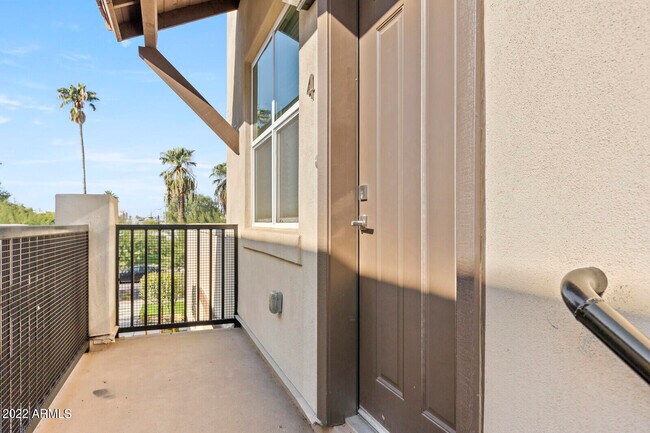 Building Photo - 2245 N Dayton St