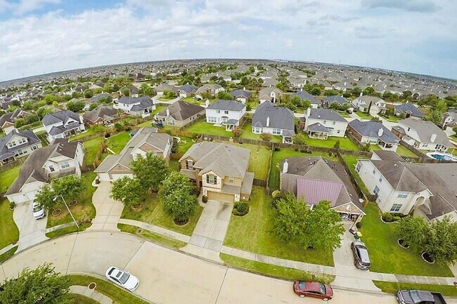 Building Photo - 2510 Shady Falls Ln