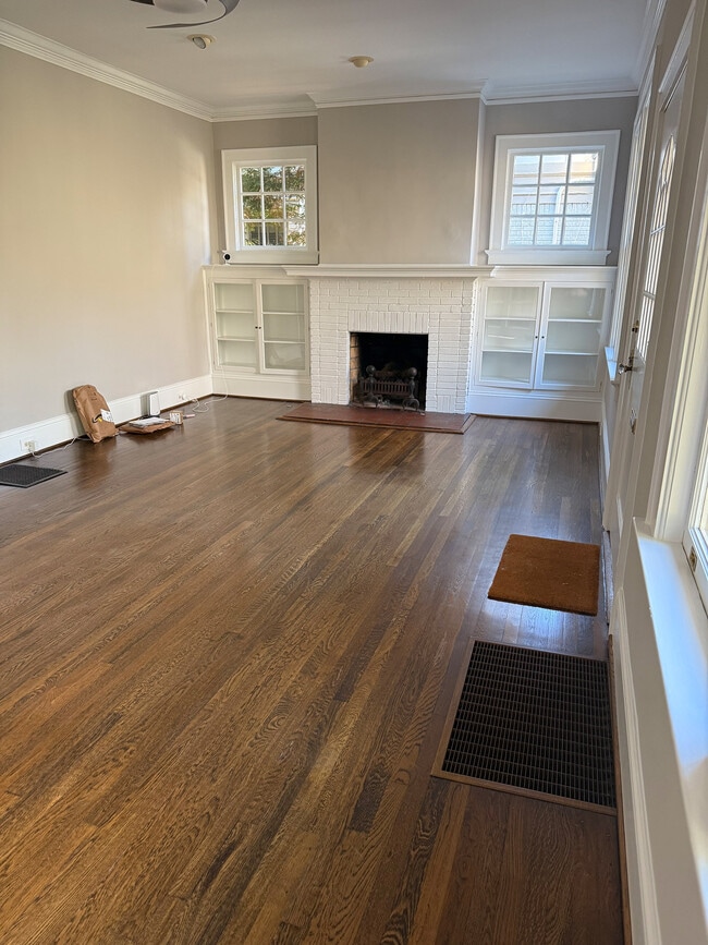 Building Photo - 719 Elmont Dr