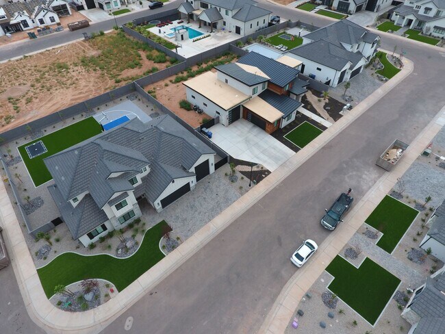 Building Photo - 5 Bedroom Home In Washington Fields