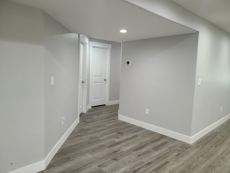 Building Photo - 6511 Indigo Dr