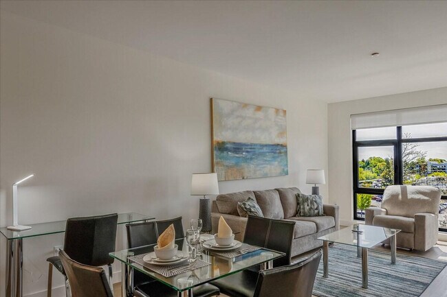 Building Photo - 365 Terhune Rd