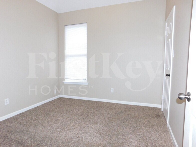 Building Photo - 9279 Windy Meadow Ln