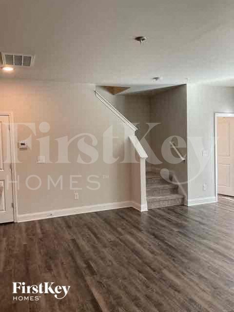Building Photo - 2021 Cypress Village Dr NW