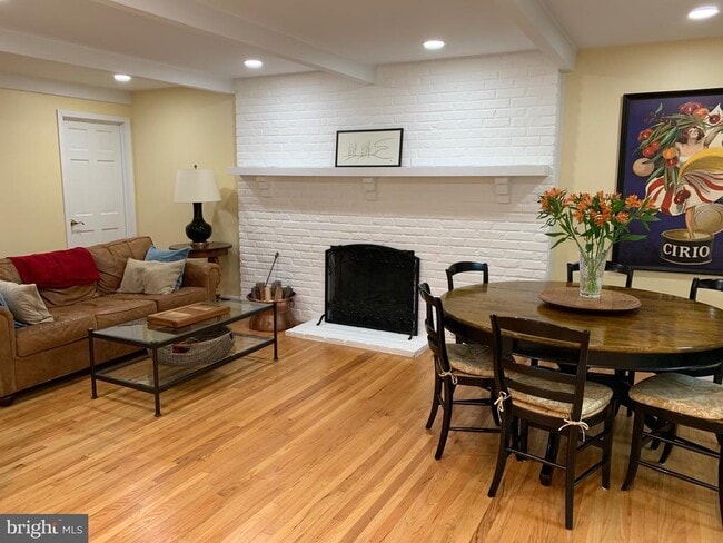 Building Photo - 20 Oakley Dr