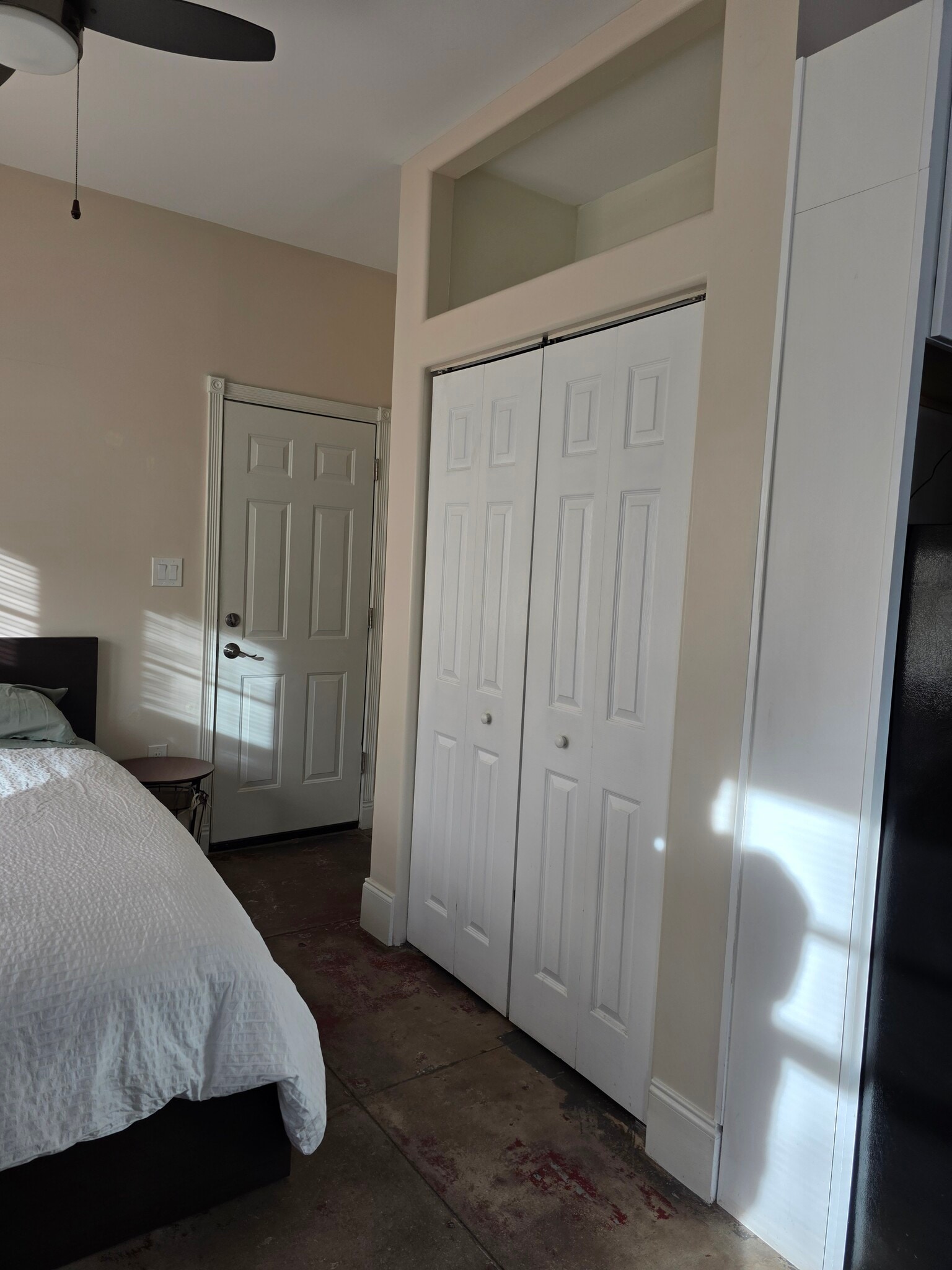 Bedroom Closet Storage - 1049 N Jacobus Ave