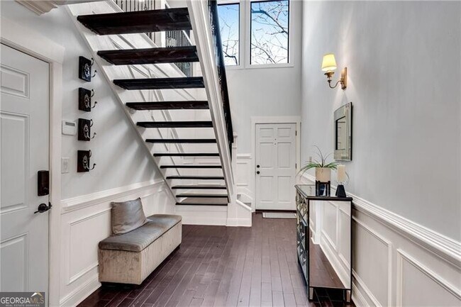 Building Photo - 54 Basswood Cir NE