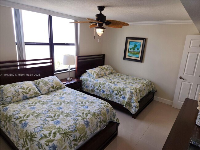 Building Photo - 4301 Collins Ave