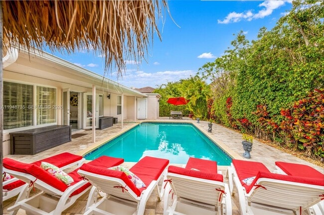 Building Photo - 1960 Coral Reef Dr