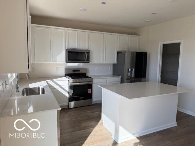 Building Photo - 3884 Sterling Dr