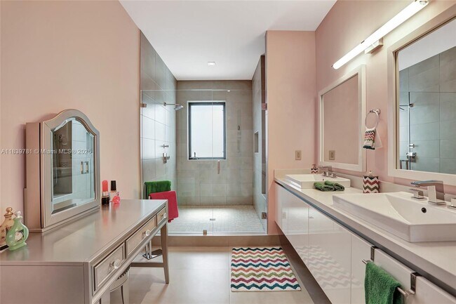 Building Photo - 16709 Botaniko Dr N