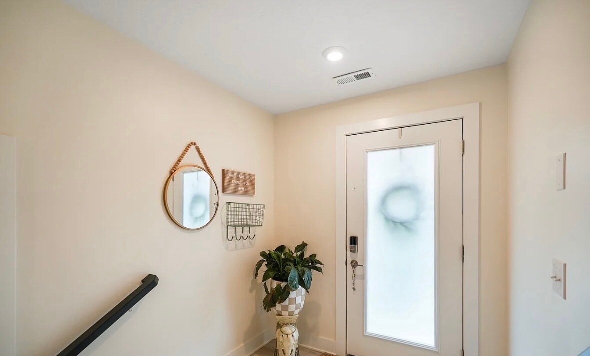 Building Photo - 2125 Coretta Way