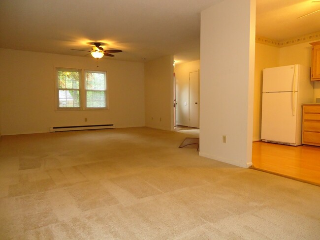Building Photo - 309 Holtz Ln