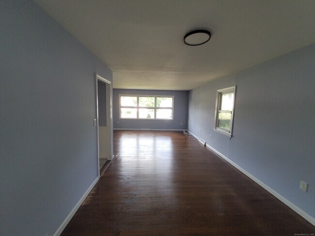 Building Photo - 707 Circular Ave