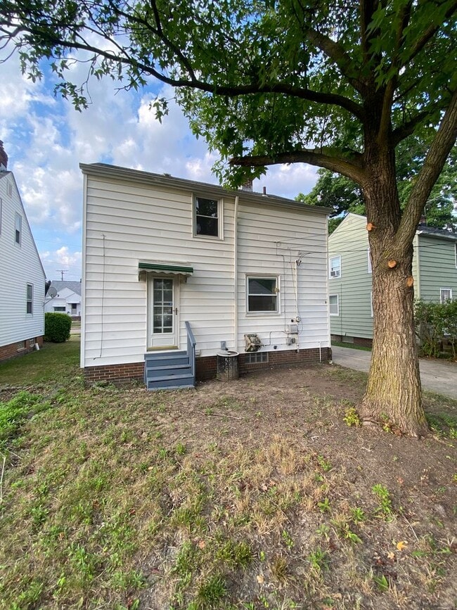 Building Photo - 22731 Arms Ave