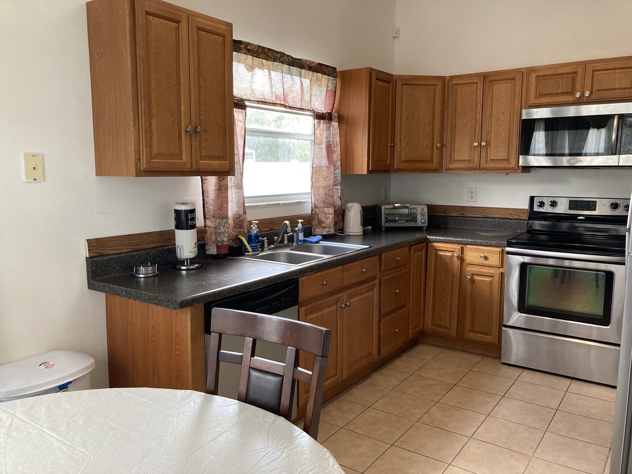 Building Photo - 2233 Ardon Ave