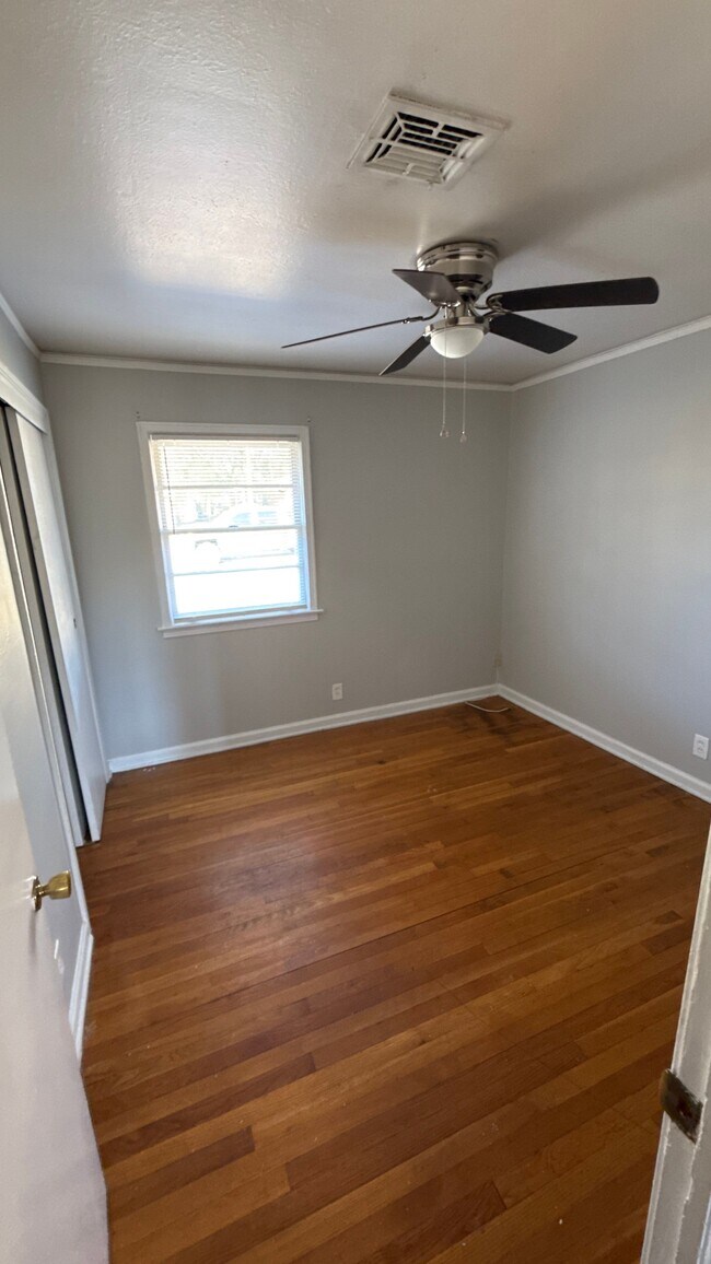 Building Photo - 3814 Bienville Rd