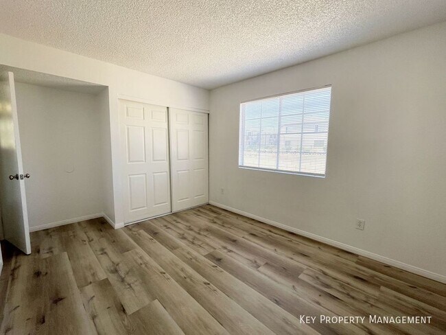 Building Photo - 2705 Jennydiane Dr