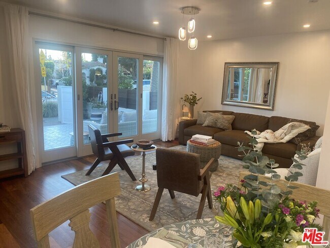 Building Photo - 2152 Parnell Ave