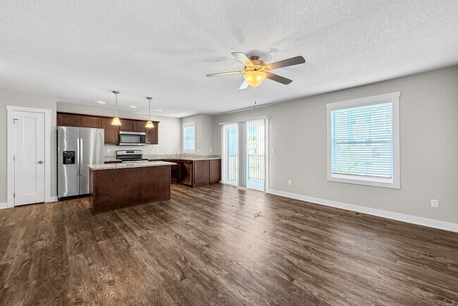 Building Photo - 2720 NW Casey Jones Ln