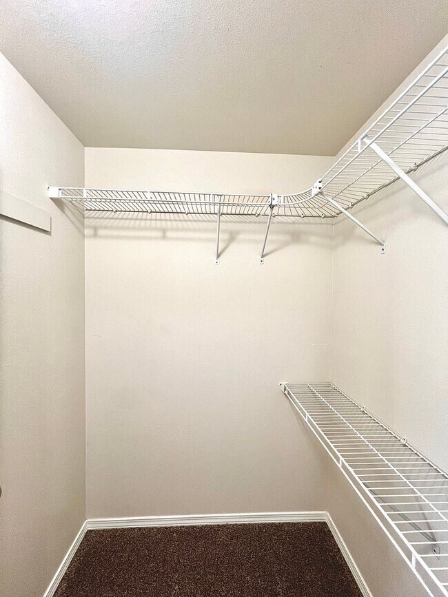 Building Photo - Pristine 3Bed-2Bath Home For Rent Near Rd 68!!!