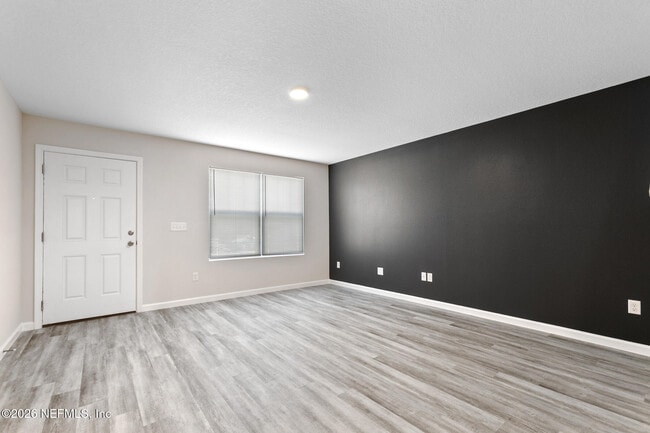 Building Photo - 8822 Eaton Ave