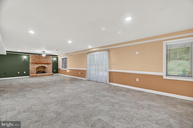 Building Photo - 14917 Brownstone Dr