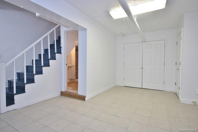 Building Photo - 16 Upland Ln