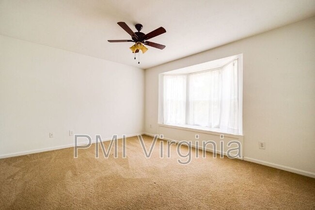 Building Photo - 812 Tuition Ct